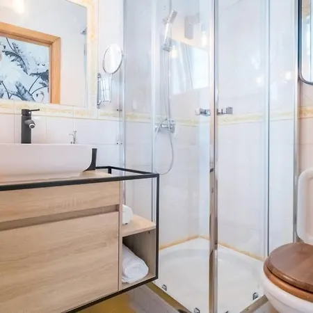 Cosy Near The Center *