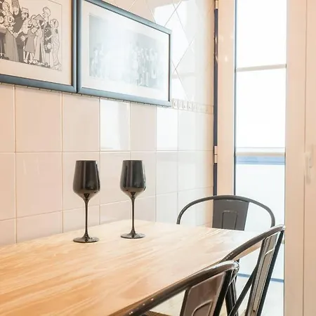 Beautiful Near The Center Of Apartment